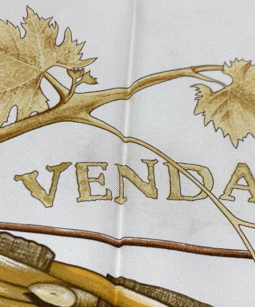 HERMES（エルメス）HERMES (エルメス) シルクスカーフ　カレ90 ぶどう収穫 ホワイトの古着・服飾アイテム