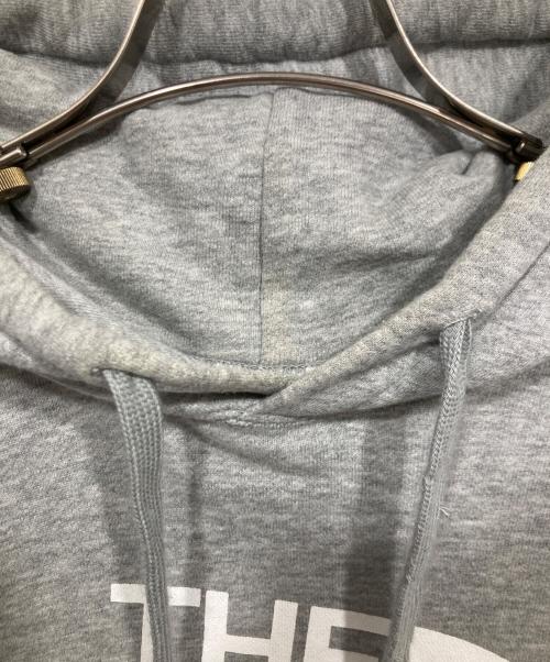 THE NORTH FACE（ザ ノース フェイス）THE NORTH FACE (ザ ノース フェイス) ロゴフーディ グレー サイズ:Ｓの古着・服飾アイテム
