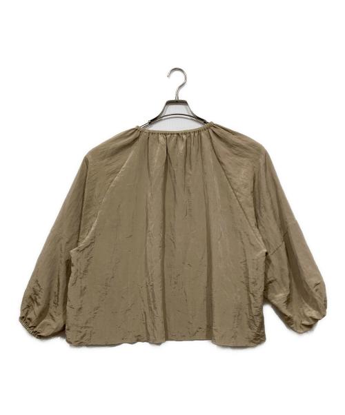 BEARDSLEY（ビアズリー）BEARDSLEY (ビアズリー) ギャザーネックプルオーバーシャツ ベージュ サイズ:Fの古着・服飾アイテム