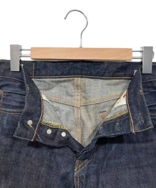 MOMOTARO JEANS（桃太郎ジーンズ）MOMOTARO JEANS (桃太郎ジーンズ) 出陣タイトストレートデニムパンツ インディゴ サイズ:W32の古着・服飾アイテム