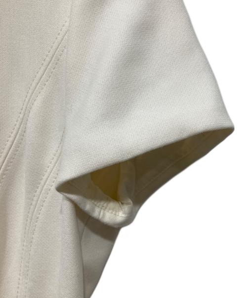 HUGO BOSS（ヒューゴ ボス）HUGO BOSS (ヒューゴ ボス) ノースリーブワンピース アイボリー サイズ:FR 36の古着・服飾アイテム