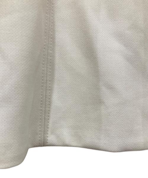 HUGO BOSS（ヒューゴ ボス）HUGO BOSS (ヒューゴ ボス) ノースリーブワンピース アイボリー サイズ:FR 36の古着・服飾アイテム