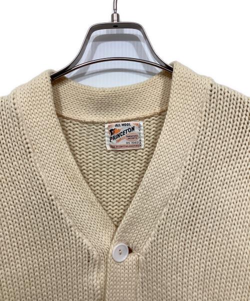 Princeton（プリンストン）Princeton (プリンストン) レタードカーディガン ベージュ サイズ:サイズ表記なしの古着・服飾アイテム
