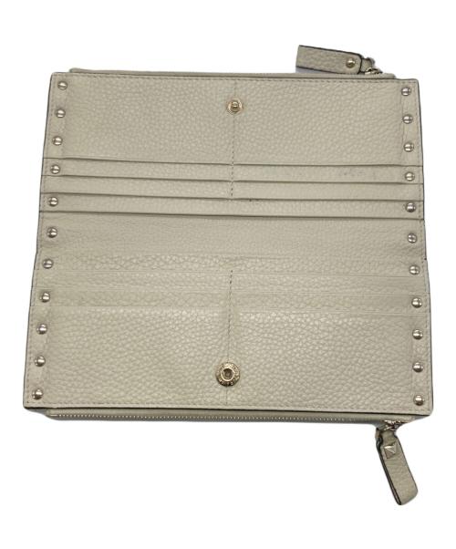 VALENTINO（ヴァレンティノ）VALENTINO (ヴァレンティノ) ロックスタッズ2つ折り長財布の古着・服飾アイテム