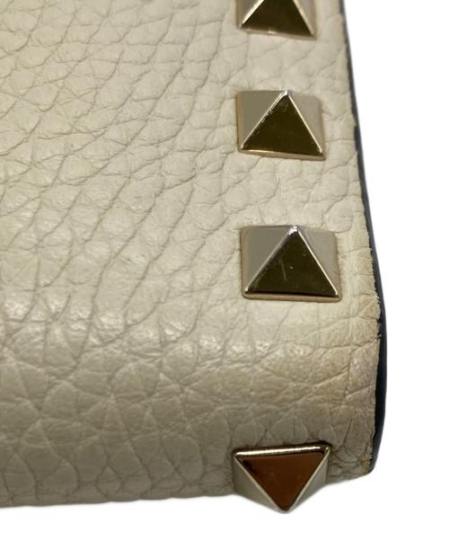 VALENTINO（ヴァレンティノ）VALENTINO (ヴァレンティノ) ロックスタッズ2つ折り長財布の古着・服飾アイテム