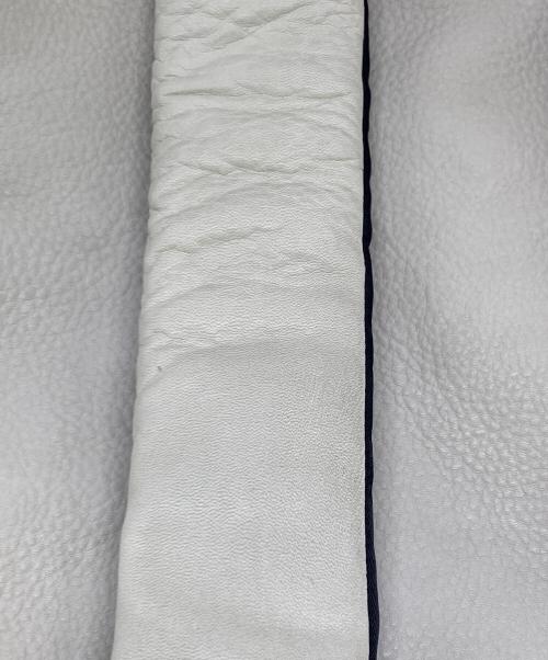 pomtata（ポンタタ）pomtata (ポンタタ) レザーリュック アイボリーの古着・服飾アイテム