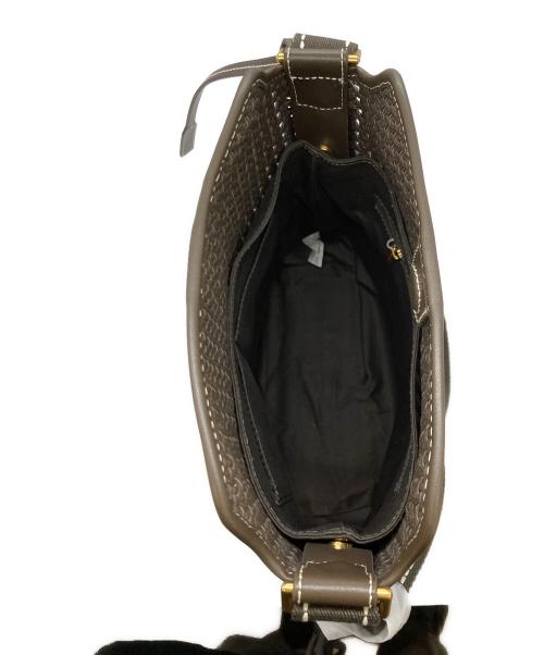 CHARLES & KEITH（チャールズアンドキース）CHARLES & KEITH (チャールズ＆キース) カゴショルダーバッグ ブラウン 未使用品の古着・服飾アイテム