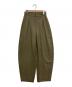 forme（フォルメ）の古着「CURVED PANTS」｜カーキ