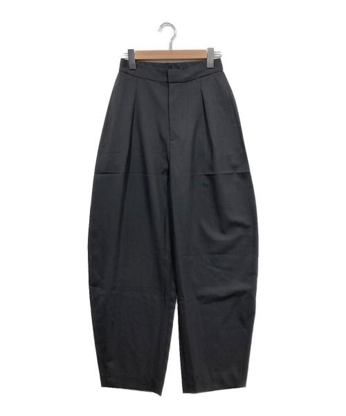 forme（フォルメ）forme (フォルメ) CURVED PANTS グレー/チャコール サイズ:1の古着・服飾アイテム