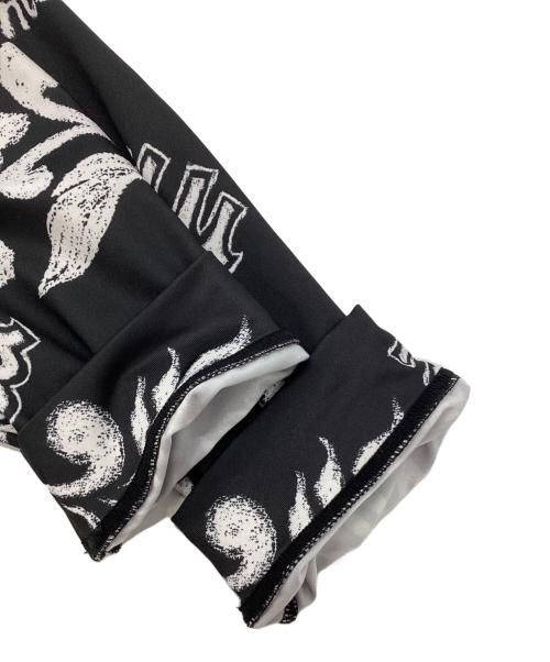 muta（ムータ）muta (ムータ) ラッシュパーカー / フード付き総柄パーカー ブラック サイズ:8の古着・服飾アイテム