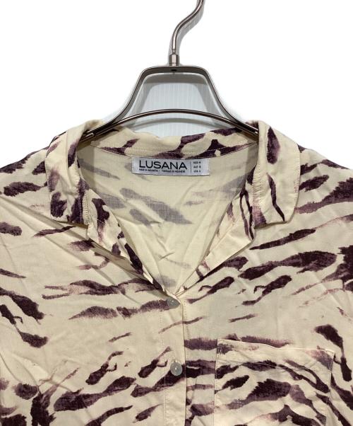 LUSANA（ルサーナ）LUSANA (ルサーナ) JOURNAL STANDARD relume取扱い オープンカラーシャツ / Sarah Shirt アイボリー サイズ:Mの古着・服飾アイテム