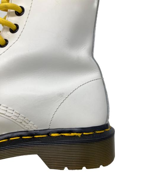 Dr.Martens（ドクターマーチン）Dr.Martens (ドクターマーチン) 8ホールブーツ ホワイト サイズ:24㎝の古着・服飾アイテム