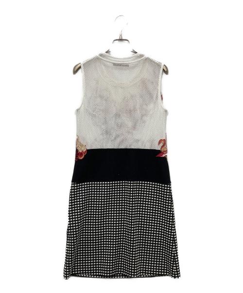 VIVIENNE TAM（ヴィヴィアンタム）VIVIENNE TAM (ヴィヴィアンタム) 刺繍メッシュノースリーブワンピース ホワイトの古着・服飾アイテム