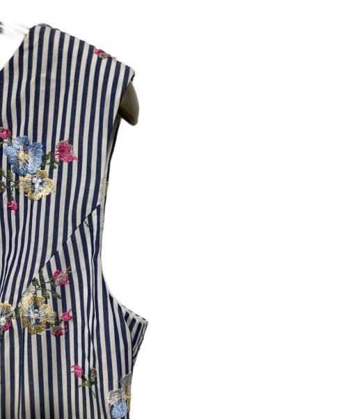 TOCCA（トッカ）TOCCA (トッカ) 花刺繍ノースリーブワンピース ブルーの古着・服飾アイテム