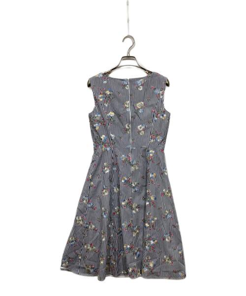 TOCCA（トッカ）TOCCA (トッカ) 花刺繍ノースリーブワンピース ブルーの古着・服飾アイテム