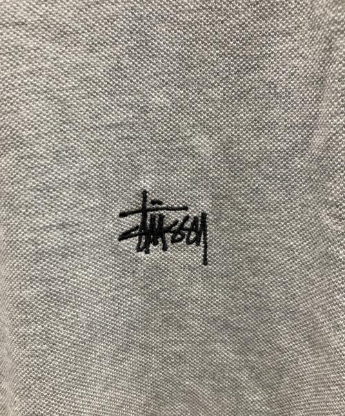 stussy（ステューシー）stussy (ステューシー) 半袖ポロシャツ グレー サイズ:Ｍの古着・服飾アイテム