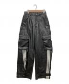 adidasアディダス）の古着「フェイクレザーカーゴパンツ」｜ブラック