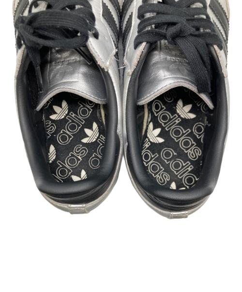adidas（アディダス）adidas (アディダス) ローカットスニーカー シルバー サイズ:27.0cmの古着・服飾アイテム