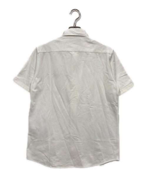 FRED PERRY（フレッドペリー）FRED PERRY (フレッドペリー) ワンポイントロゴ半袖シャツ ホワイト サイズ:Sの古着・服飾アイテム