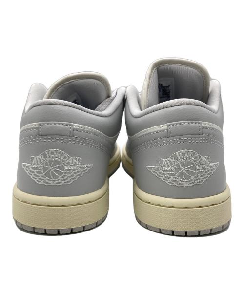 NIKE（ナイキ）NIKE (ナイキ) ローカットスニーカー / ウィメンズ エアジョーダン1 ロー / WMNS AIR JORDAN 1 LOW グレー×ホワイト サイズ:26.5㎝の古着・服飾アイテム