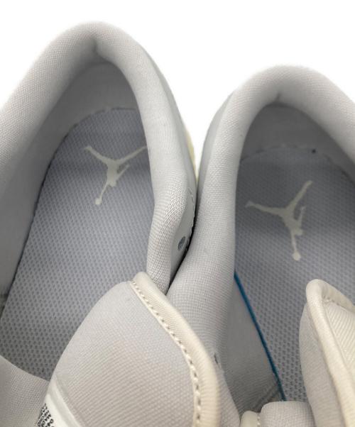 NIKE（ナイキ）NIKE (ナイキ) ローカットスニーカー / ウィメンズ エアジョーダン1 ロー / WMNS AIR JORDAN 1 LOW グレー×ホワイト サイズ:26.5㎝の古着・服飾アイテム