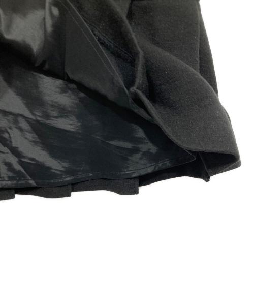 BURBERRY BLUE LABEL（バーバリーロンドンブルーレーベル）BURBERRY BLUE LABEL (バーバリーロンドンブルーレーベル) ウールベルト付きショートパンツ ブラック サイズ:Sの古着・服飾アイテム