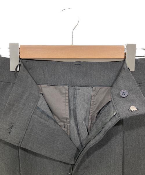SHENERY（シーナリー）SHENERY (シーナリー) バックボタンスラックス グレー サイズ:36の古着・服飾アイテム