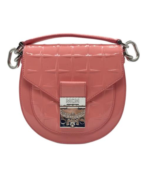 MCM（エムシーエム）MCM (エムシーエム) パトリシア 2WAYエナメルショルダーバッグ ピンクの古着・服飾アイテム