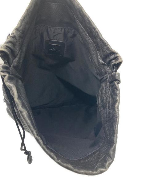 ISSEY MIYAKE（イッセイミヤケ）ISSEY MIYAKE (イッセイミヤケ) レザーナイロン巾着バッグ ブラックの古着・服飾アイテム