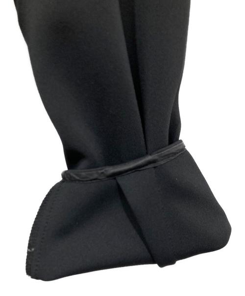 UNITED ARROWS（ユナイテッドアローズ）UNITED ARROWS (ユナイテッドアローズ) パールモチーフキーネックブラウス ブラック サイズ:36の古着・服飾アイテム