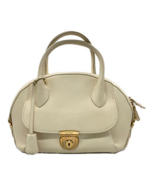 Salvatore Ferragamo（サルヴァトーレ フェラガモ）Salvatore Ferragamo (サルヴァトーレ フェラガモ) フィアンマ2WAYバッグ アイボリーの古着・服飾アイテム
