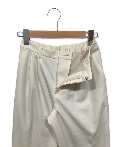 MACKINTOSH PHILOSOPHY（マッキントッシュ フィロソフィー）MACKINTOSH PHILOSOPHY (マッキントッシュ フィロソフィー) ブラッシュドライニングテーパードパンツ ホワイト サイズ:36 未使用品の古着・服飾アイテム