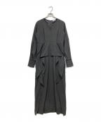 CLANEクラネ）の古着「ウエストフリル ワンピース / WAIST FRILL ONE PIECE」｜グレー