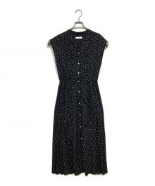 SHIPS（シップス）の古着「ドットサイド プリーツ フレンチスリーブ ワンピース」｜ブラック