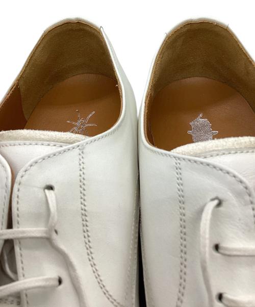 TOMO & CO（トモアンドシーオー）TOMO & CO (トモアンドシーオー) ウイングチップメダリオンシューズ ホワイト サイズ:27の古着・服飾アイテム