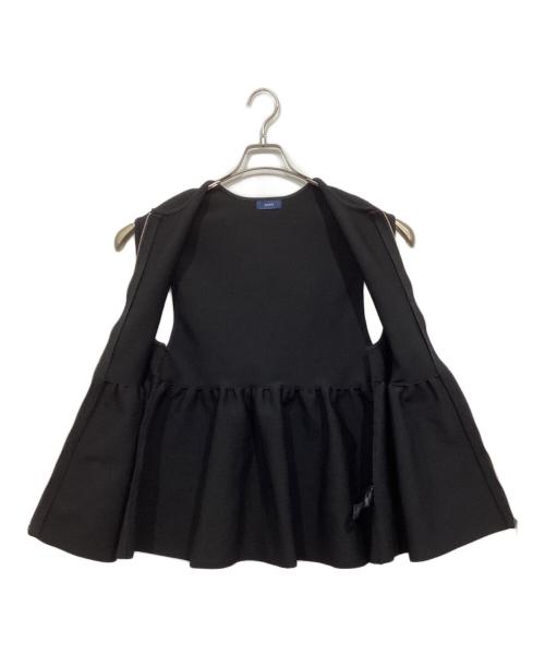 SHIPS（シップス）SHIPS (シップス) フロント ジップ フリル デザイン ペプラム ジレ ブラック サイズ:ONE SIZEの古着・服飾アイテム