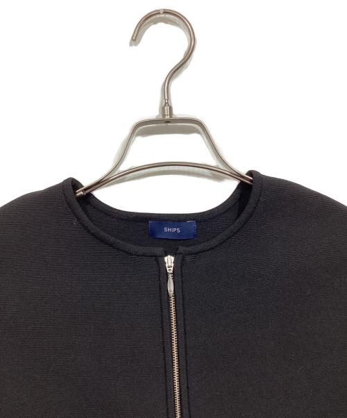 SHIPS（シップス）SHIPS (シップス) フロント ジップ フリル デザイン ペプラム ジレ ブラック サイズ:ONE SIZEの古着・服飾アイテム