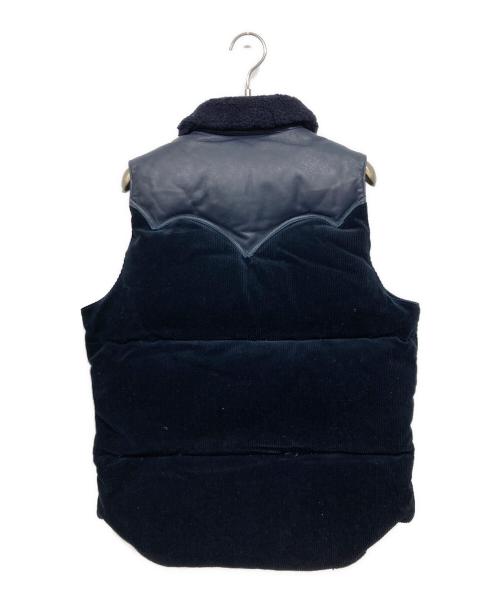 RockyMountainFeatherBed（ロッキーマウンテンフェザーベッド）RockyMountainFeatherBed (ロッキーマウンテンフェザーベッド) BEAUTY&YOUTH別注 コーデュロイダウンベスト ネイビー サイズ:36の古着・服飾アイテム