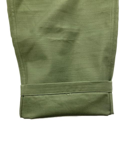 CIOTA（シオタ）CIOTA (シオタ) スビンコットンムラ糸バックサテンベイカーパンツ オリーブ サイズ:4の古着・服飾アイテム