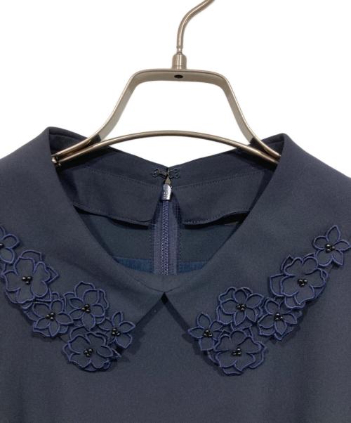 primish（プリミッシュ）primish (プリミッシュ) フラワーモチーフ襟ワンピース ネイビー サイズ:9号の古着・服飾アイテム
