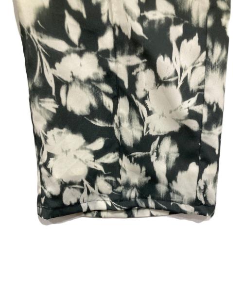 IENA（イエナ）IENA (イエナ) 掠りフラワーピンタックストレートパンツ ブラック×ベージュ サイズ:34の古着・服飾アイテム