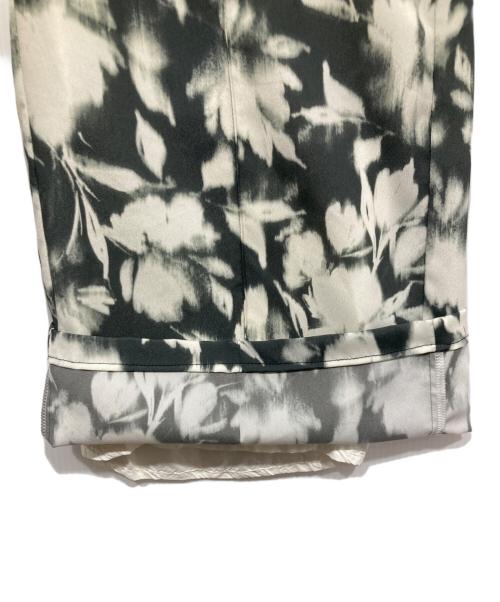 IENA（イエナ）IENA (イエナ) 掠りフラワーピンタックストレートパンツ ブラック×ベージュ サイズ:34の古着・服飾アイテム