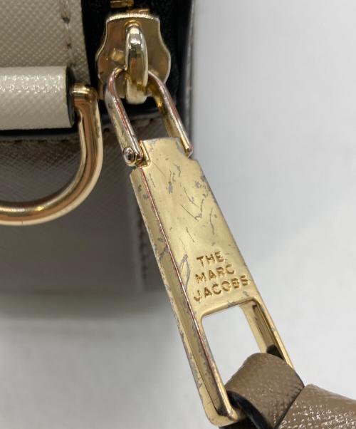 MARC JACOBS（マークジェイコブズ）MARC JACOBS (マークジェイコブズ) スナップショット / ショルダーバッグ ベージュの古着・服飾アイテム