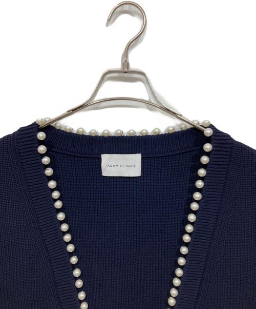 Adam et Rope（アダム エ ロペ）Adam et Rope (アダム エ ロペ) パール付きカーディガン ネイビー サイズ:Fの古着・服飾アイテム