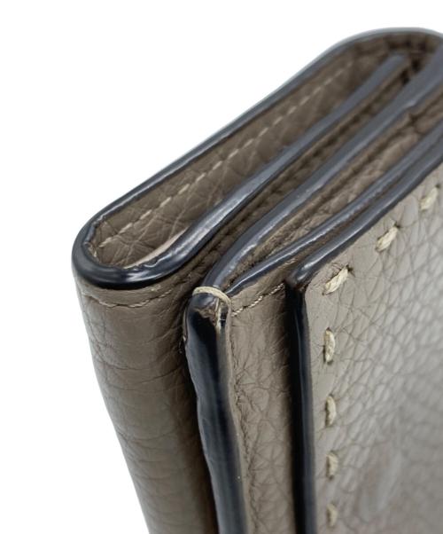 FENDI（フェンディ）FENDI (フェンディ) 3つ折り財布 ベージュの古着・服飾アイテム