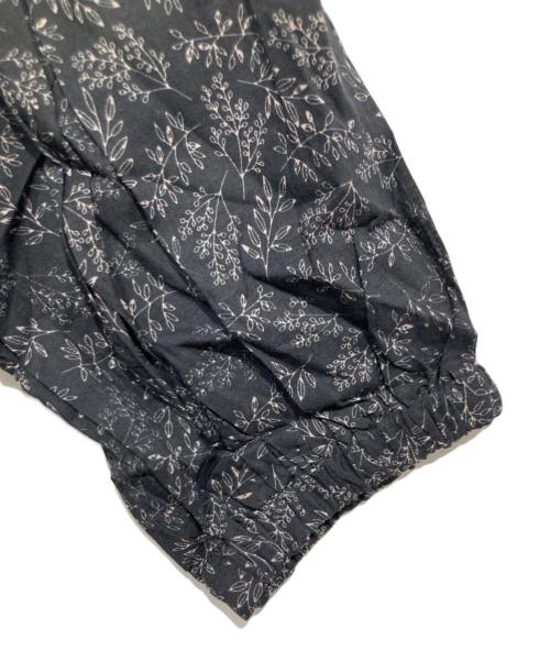 BEARDSLEY（ビアズリー）BEARDSLEY (ビアズリー) リーフプリントギャザーワンピース ブラック サイズ:1の古着・服飾アイテム