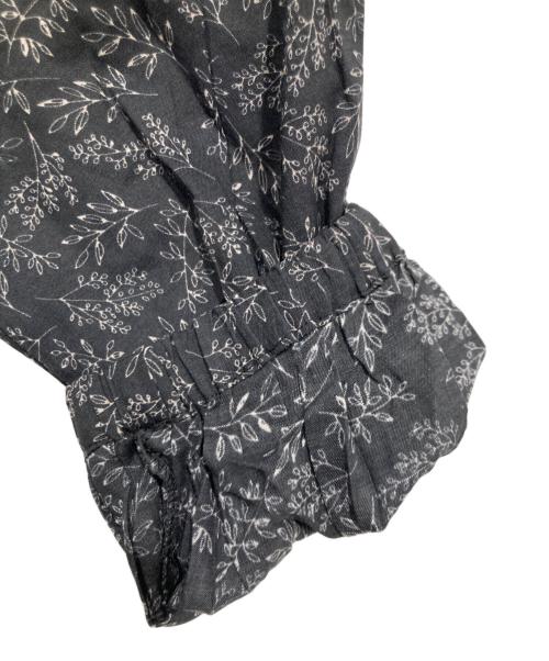 BEARDSLEY（ビアズリー）BEARDSLEY (ビアズリー) リーフプリントギャザーワンピース ブラック サイズ:1の古着・服飾アイテム