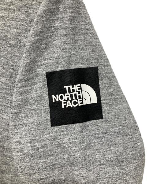 THE NORTH FACE（ザ ノース フェイス）THE NORTH FACE (ザ ノース フェイス) スクエアロゴ プルオーバーパーカー グレー サイズ:XLの古着・服飾アイテム