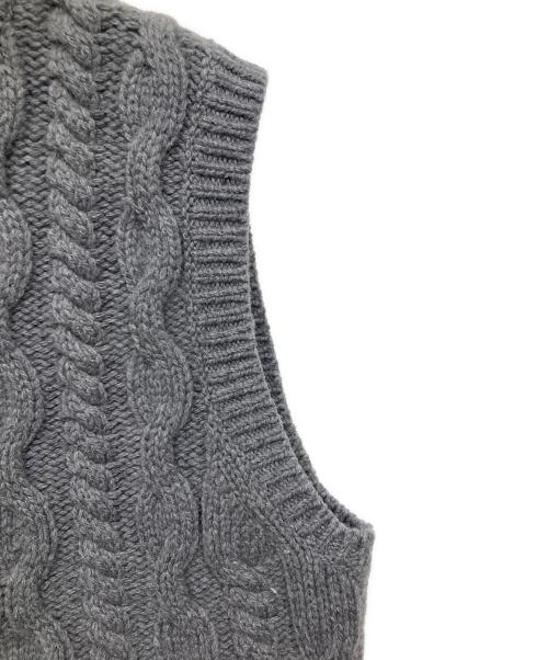 theory（セオリー）theory (セオリー) ケーブルニットベスト グレー サイズ:Sの古着・服飾アイテム