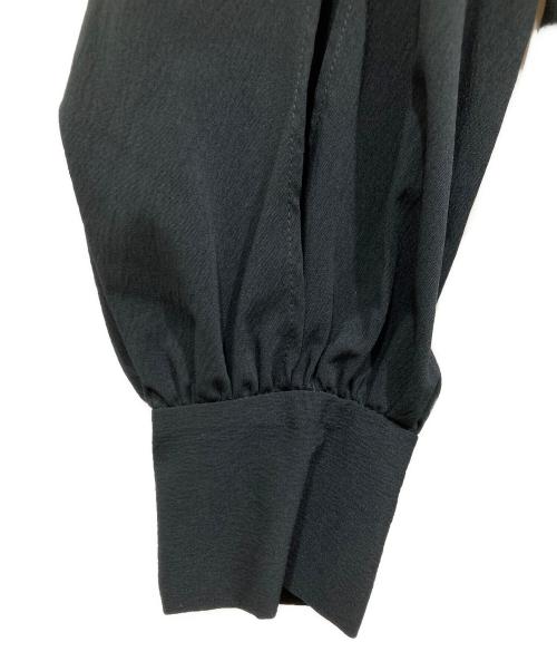 Aimeine（エメイン）Aimeine (エメイン) ループボタンバックオープンIラインワンピース ブラック サイズ:F 未使用品の古着・服飾アイテム